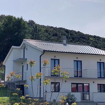 Holiday Apartments Cecilija Supetarska Draga Exterior photo