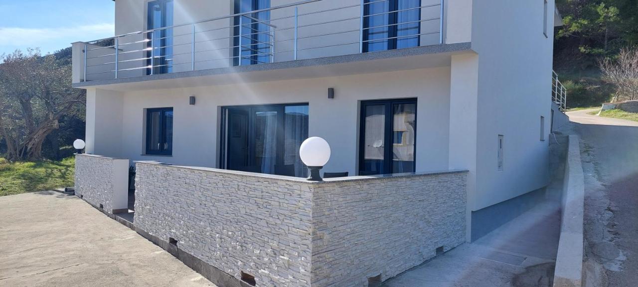 Holiday Apartments Cecilija Supetarska Draga Exterior photo