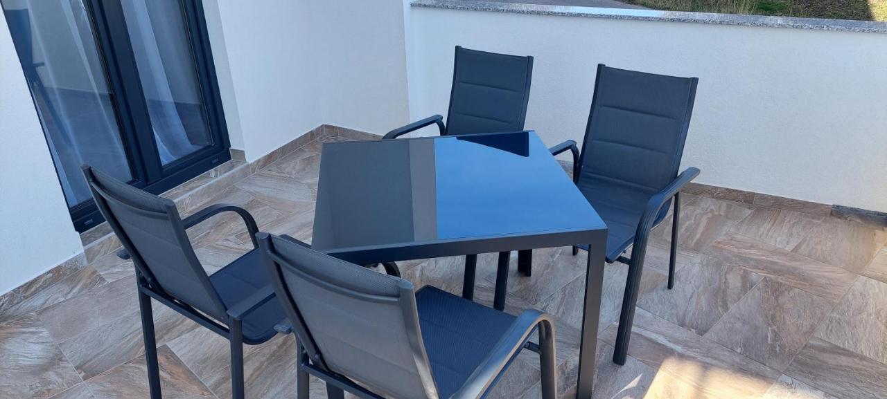 Holiday Apartments Cecilija Supetarska Draga Exterior photo