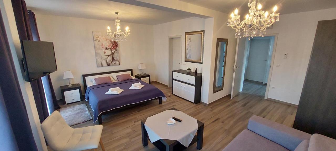 Holiday Apartments Cecilija Supetarska Draga Exterior photo