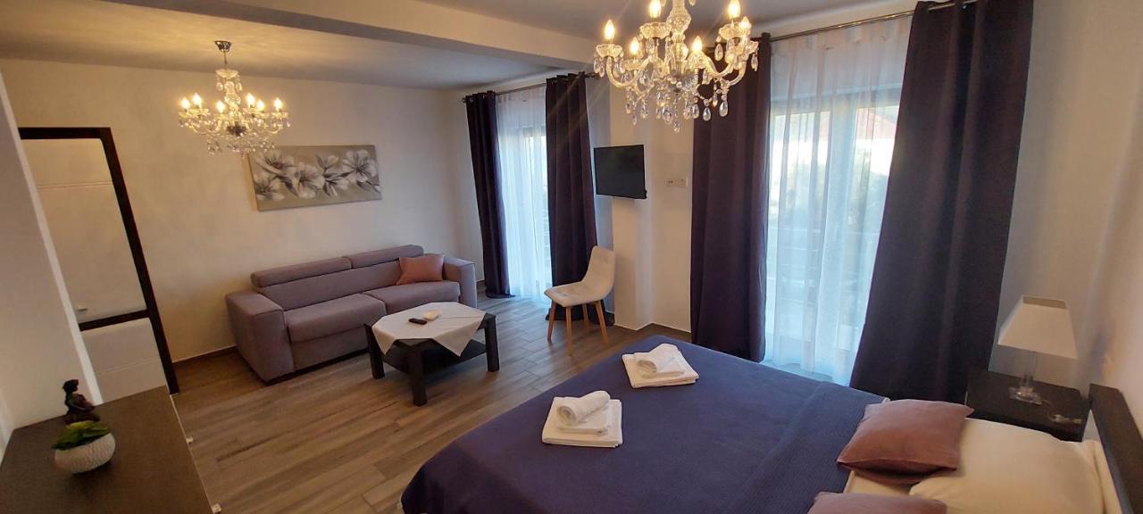 Holiday Apartments Cecilija Supetarska Draga Exterior photo
